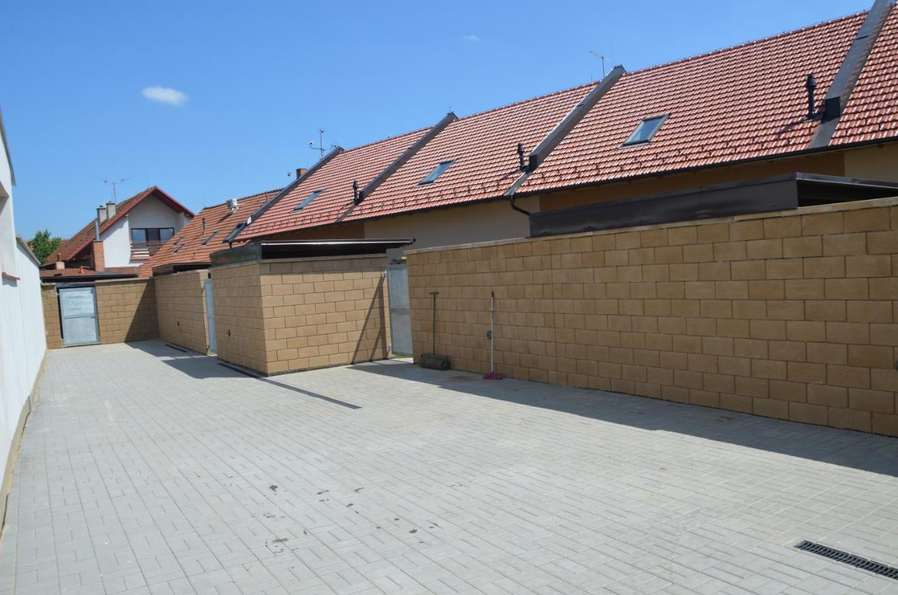 Apartmany Za Dvorem Velké Pavlovice Exterior foto